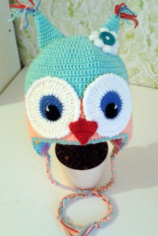 Где-то уже первый снег ложится ..... А у меня шапочки по этому поводу!