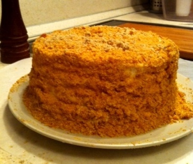 Пчелы очень любят медОВИК ))