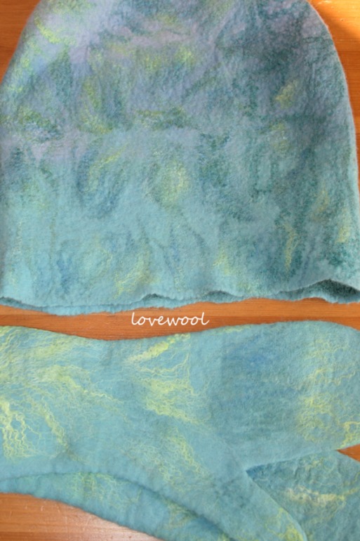 валяный комплект 2 - шапочка и варежки