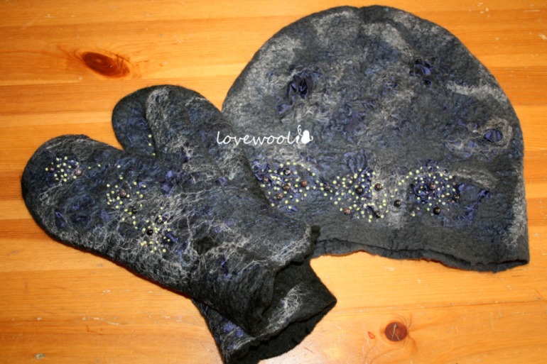 комплект 6 - шапочка и варежки