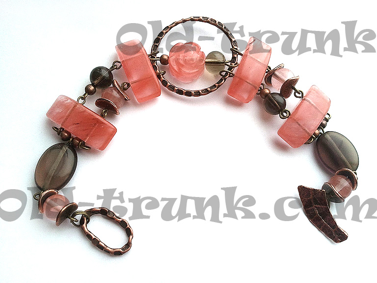 Комплект из халцедона и раухтопаза. Шиповник.