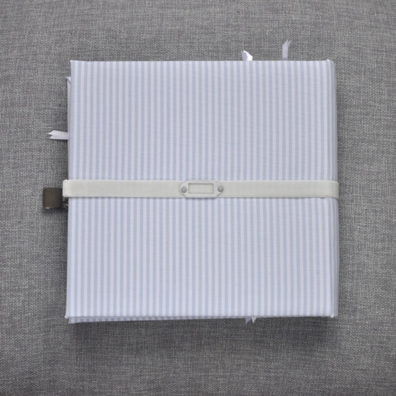 Альбом для малыша с кроликами))