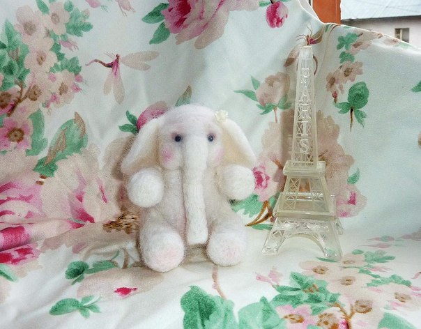 Первый опыт в фелтинге моей дочки!