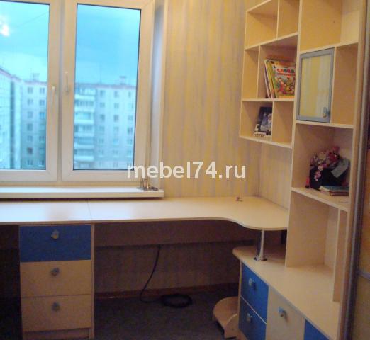 Письменный стол в детской для двоих детей - запись пользоват.