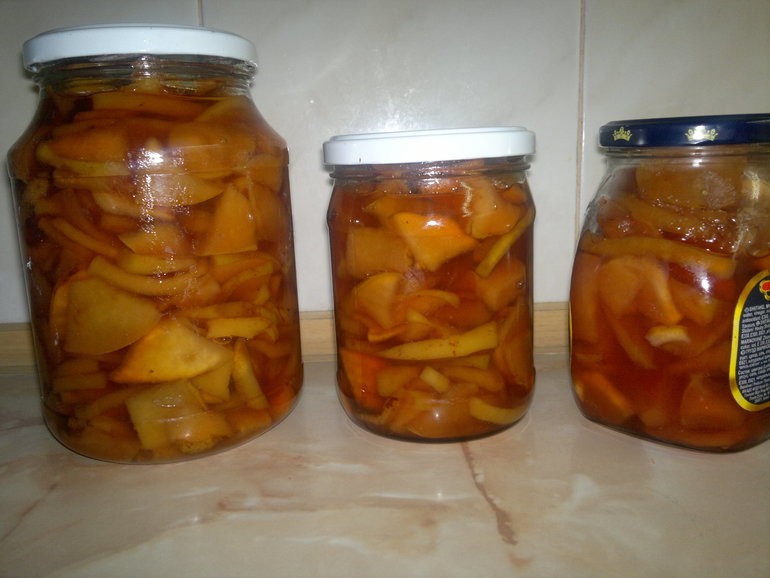 А я обожаю айвовое варенье.