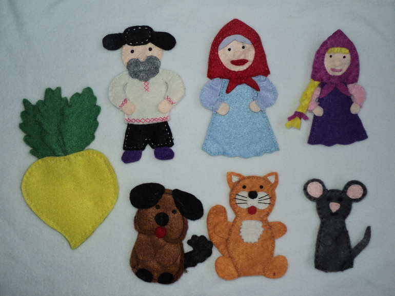 Ровно месяц шью фетрушки для дочки))) фотоотчет