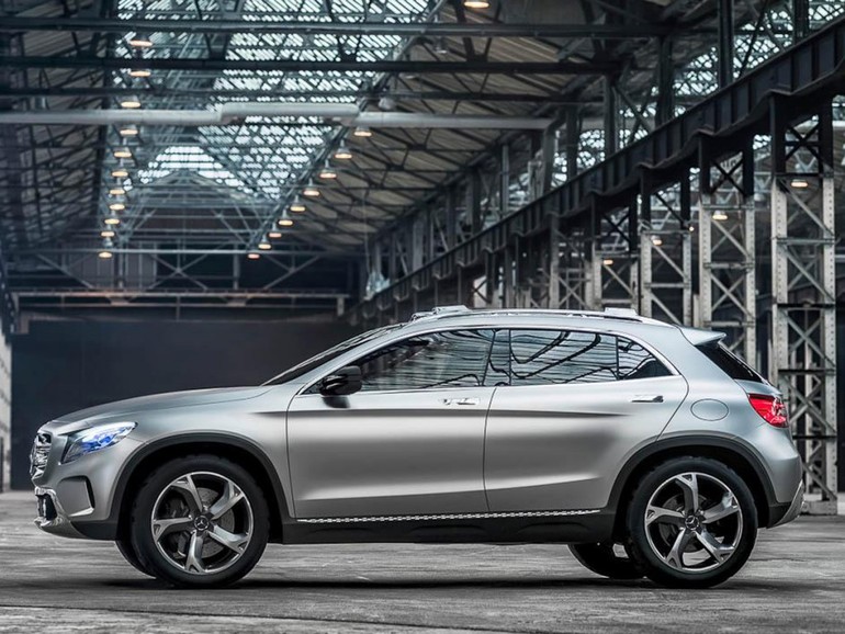 Новенький Mercedes GLA.