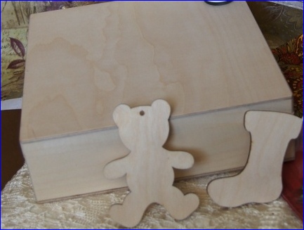 Шкатулка и игрушки на ёлку.