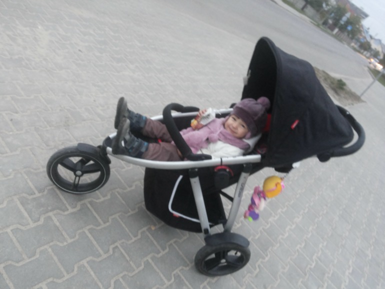 Вот и мы с транспортом для обоих малышей)