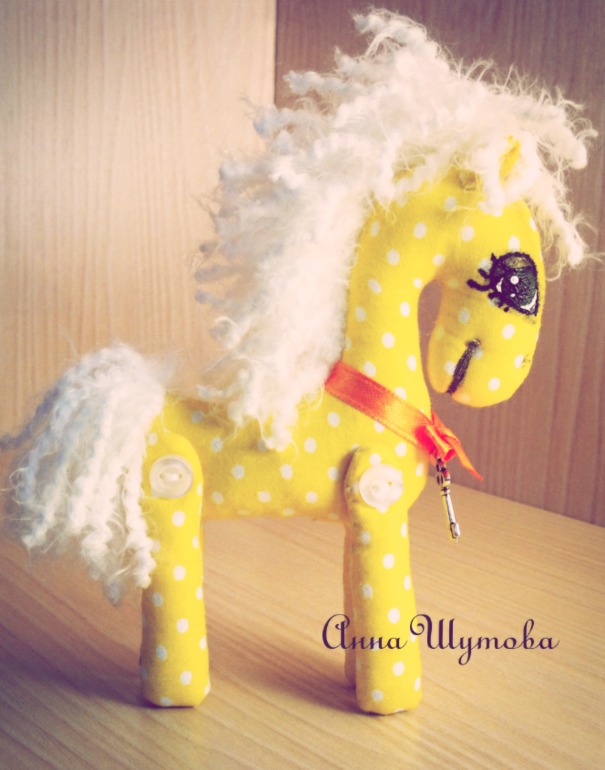 Белогривые лошадки)))