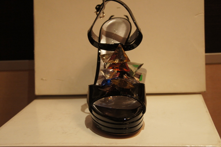 Продам новые туфли Casadei р-р 38,5 с ценником черн. лак (каблук 15 см, платформа 3см) 11 000р.