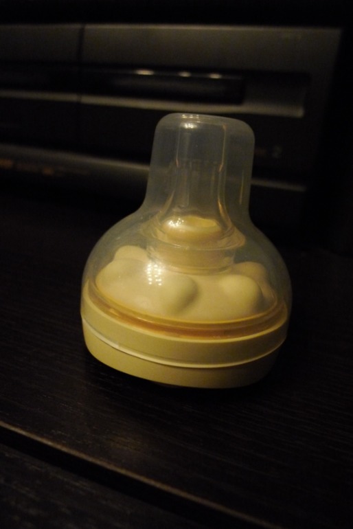 Новый - термос, ершики, подгузники Памперс; б/у - Футляры для пустышек, смартсоска calma medela, бутылочки Avent