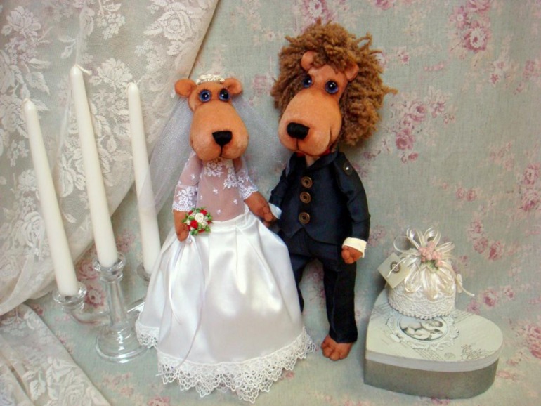 Львиная семья. А эта свадьба, свадьба...