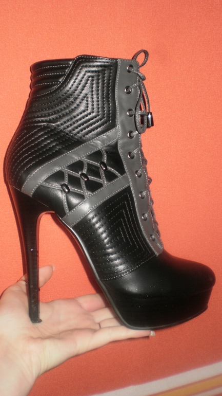 Теперь лужи мне не страшны ... )))