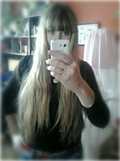 С приходом холодов , начинается сухость волос ... подскажите средство-спасение ... проверенное !