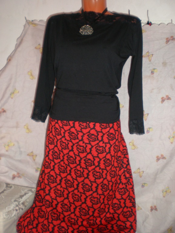 Комплект "Розы" .Юбка и два снуда.