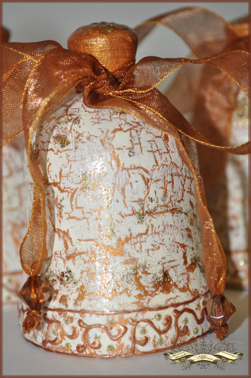 2 набора колокольчиков.