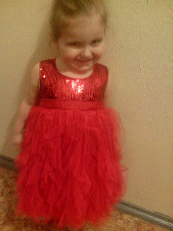 оно успело прийти к призднику)) примерили)