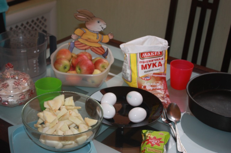 ФМ - Готовим вместе с детьми (шарлотку).