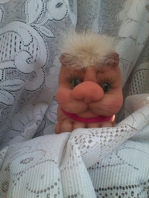 Поколдовала с капроном)))