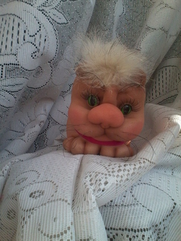 Поколдовала с капроном)))