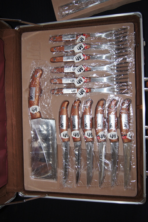 Набор ножей в кейсе Millerhaus