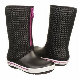 предложите удлинённую куртку - Евро-зима под такие Crocs.