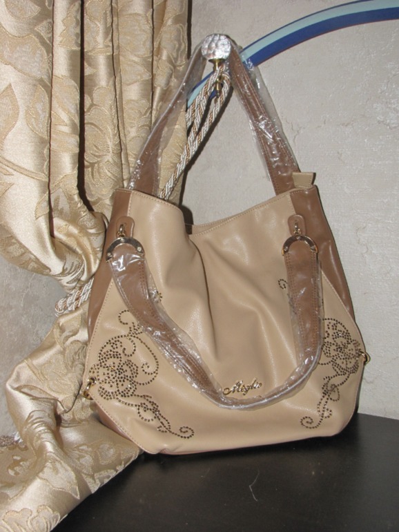 Хвастики по доступным сумочкам.