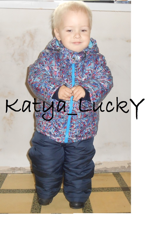 Зимний комплект для мальчика: минимализм и акцент на деталях