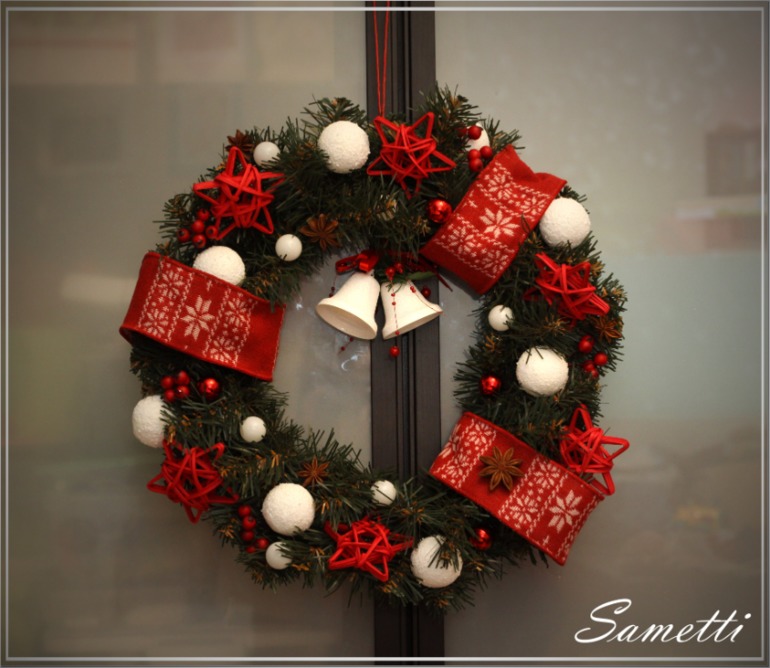 Новогодние еловые венки