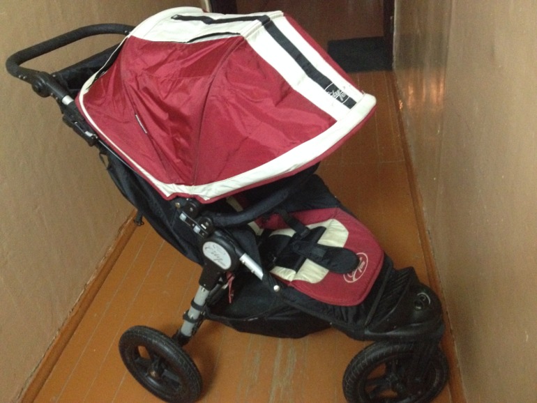 Коляска Baby Jogger City Elite б/у после 1 ребенка 13000 рублей (с бампером и дождевиком)
