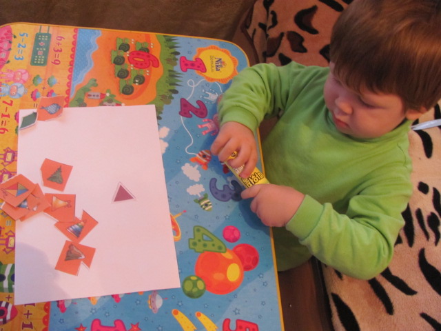 Наша первая ТН. Геометрические фигуры.