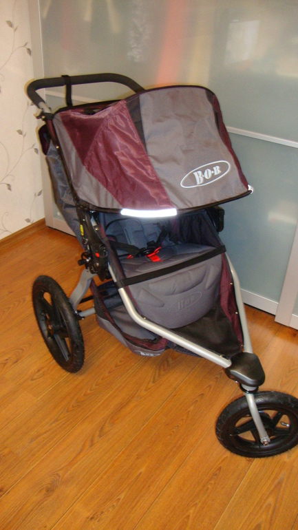 Коляска трехколесная BOB Revolution SE