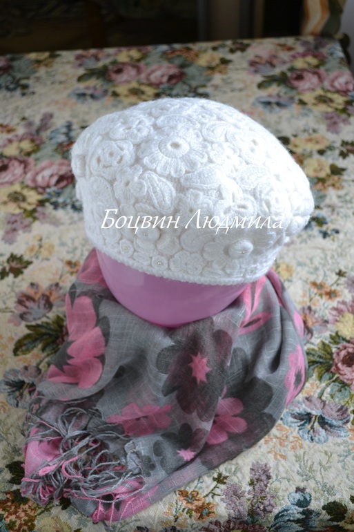 Берет крючком "Цветочный"