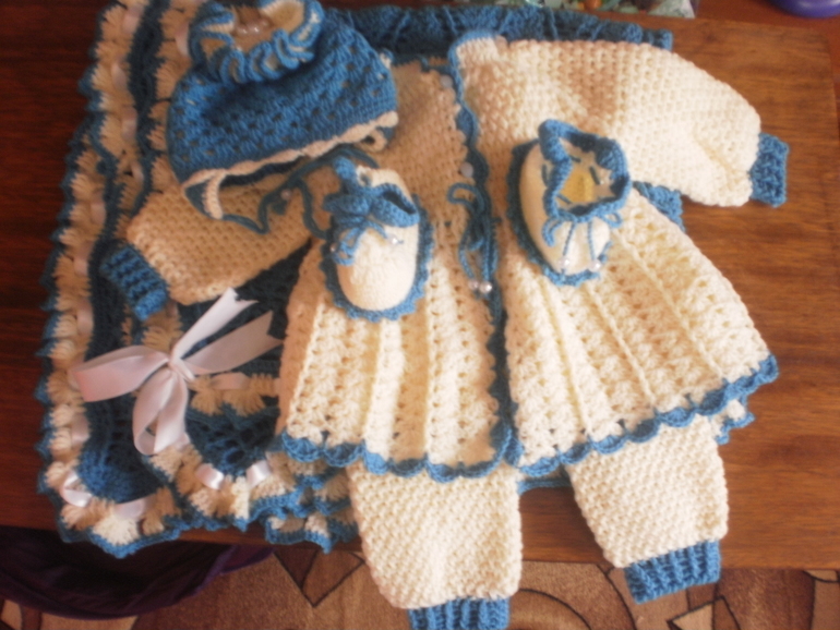 Комплект для будущей плимяшки!С остатков одели пупса!