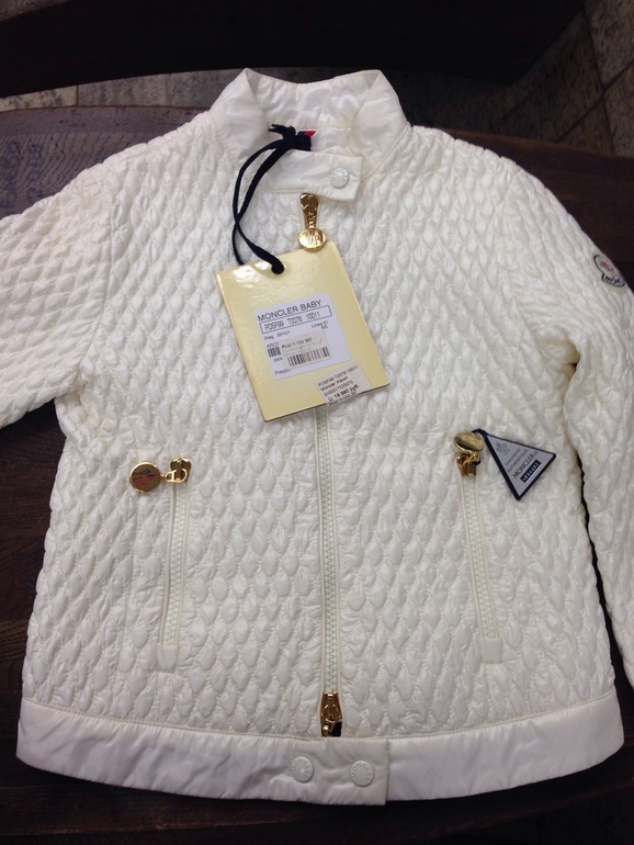 Новая легкая куртка moncler