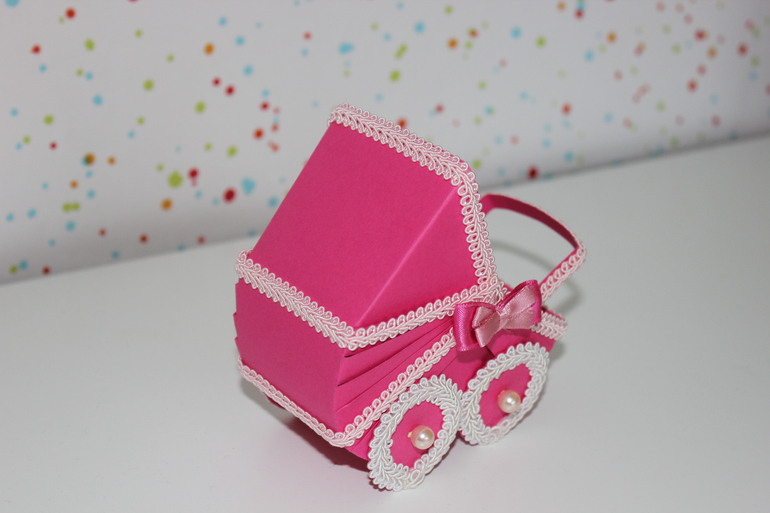 Коляска из бумаги