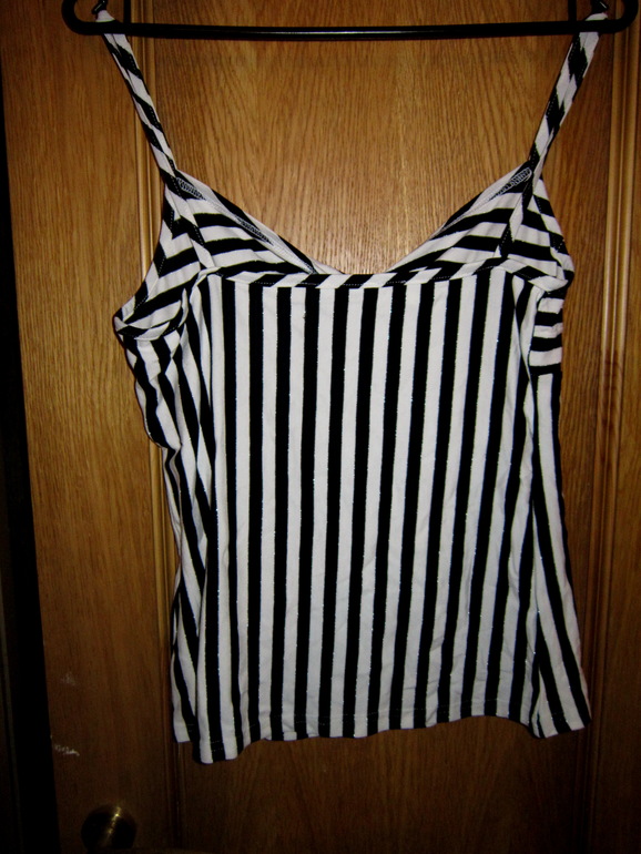 Продам женскую одежду новую и б/у р.50,москва,перово