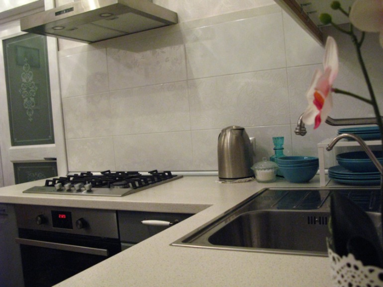 Ну и наша кухня: добро пожаловать)