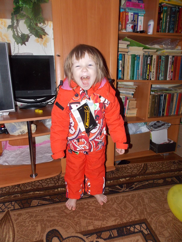 Продам детские зимние костюмы  новые и б\у
