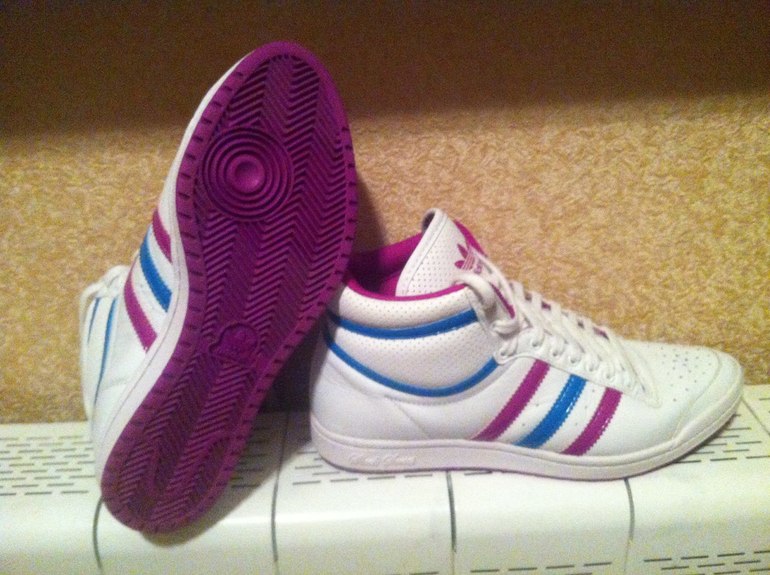 Продам кроссоки Adidas (р. 36,5) - 2500 руб