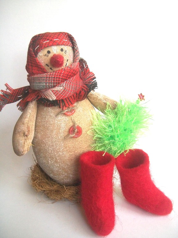 Валенки - не подшиты, стареньки.