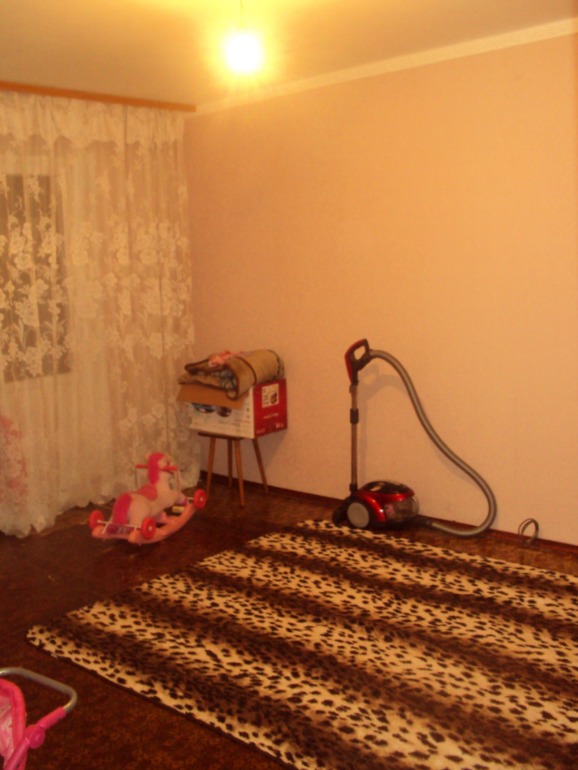 Не хочу шкаф-купе в гостиную-спальню! Что делать?