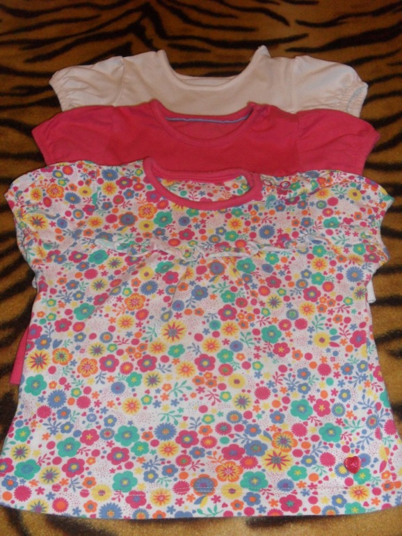 Маечки Мазекея на 6-9 мес 3 шт 200 руб