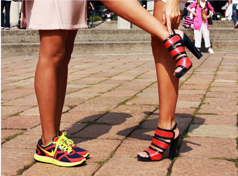 Модный тренд: кроссовки