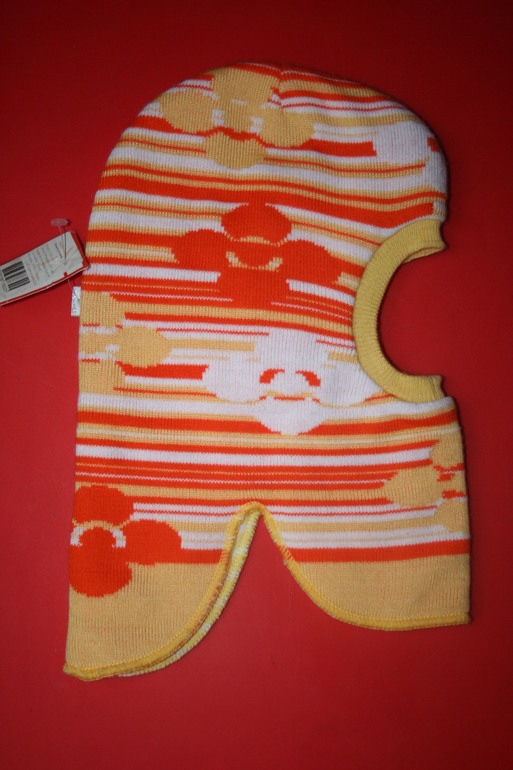 Обменяю шапки дд и дм Почтой не меняюсь Метро Киевская кольцевая или Юго-Западная