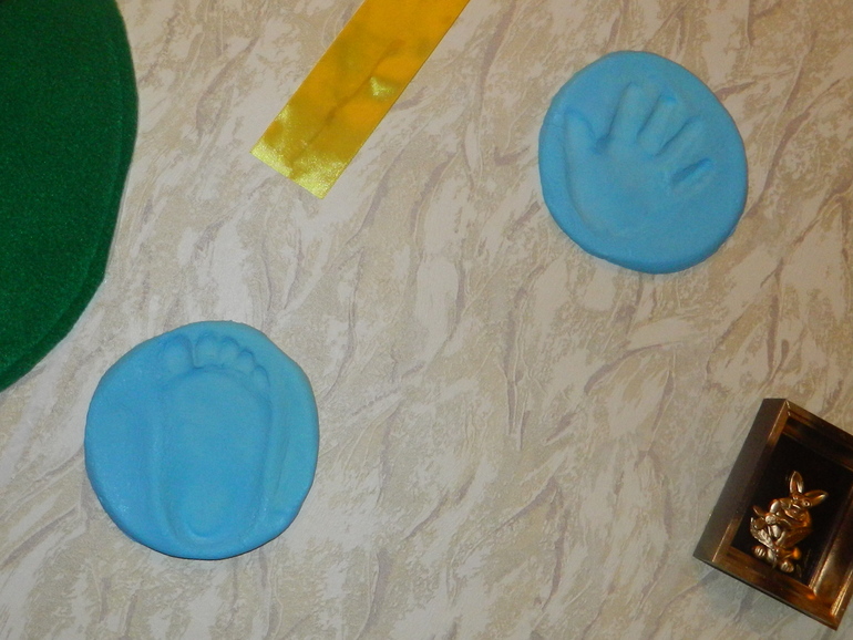 такую стену сказки мы с сыночком сделали за 2 вечера)