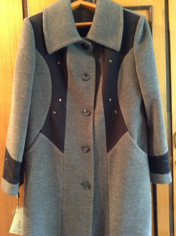 Женское димесезонное пальто фирмы Виолет, Пр-во Киров, 52 р-р , 5300р.