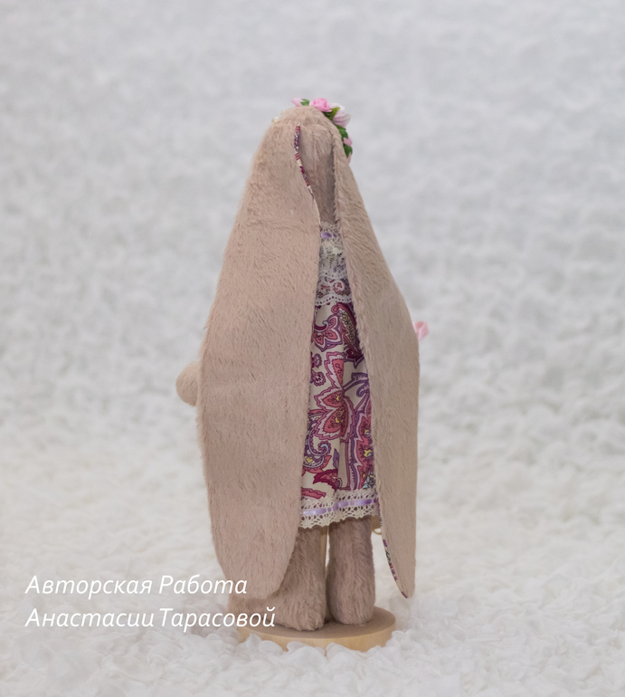 Кролик цвета топленого молока...