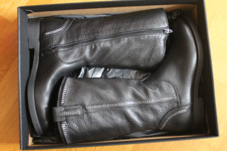 ПРОДАМ СТИЛЬНЫЕ САПОЖКИ NANA'38Р.-6400руб